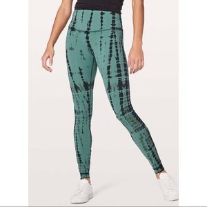 LIKE NEW High Waist Wunder Under Shibori Leggings